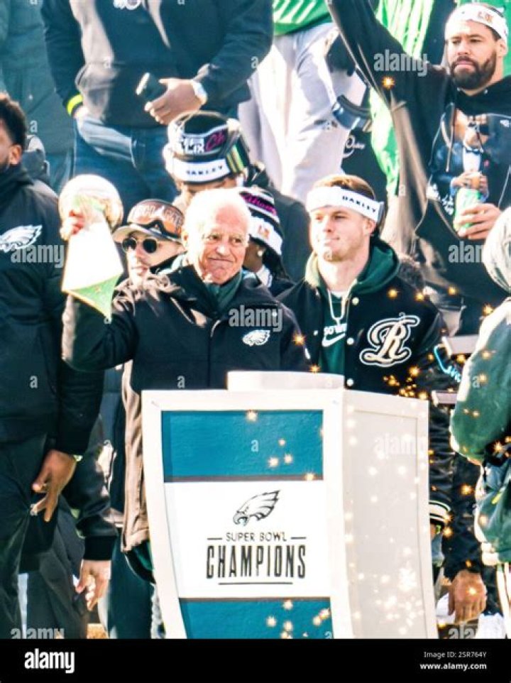 Christina Weiss Lurie, Minority Owner of The Eagles, Answers 5 Key Questions – Hollywood Life