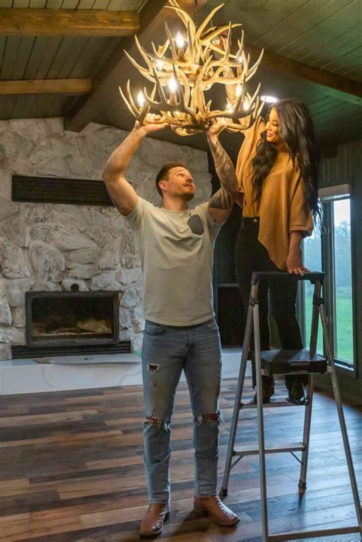 Cole DeBoer ‘Grateful’ For Chelsea Houska In Sweet Pic From New Home – Hollywood Life