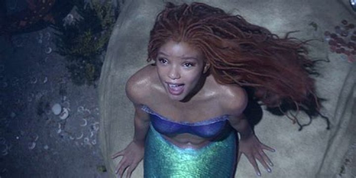 Halle Bailey Rocks Bikini Top In ‘The Little Mermaid’ Wrap Photo – Hollywood Life