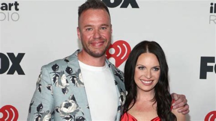 ‘Love Is Blind’s Danielle Ruhl Reacts To Nick Thompson Split – Hollywood Life