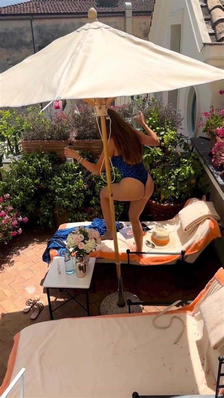 Melanie Griffith Wears Burgundy Bikini On Vacation In Italy: Photos – Hollywood Life