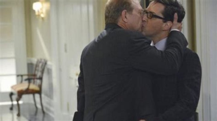 Dan Bucatinsky Speaks Out On James’ Shocking Death – Hollywood Life