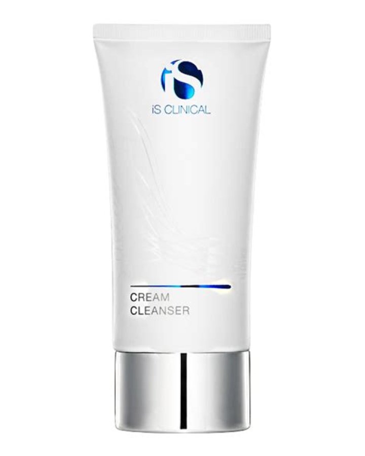 Sophie Turner Preps Her Skin for the Camera With This Gentle Cleanser